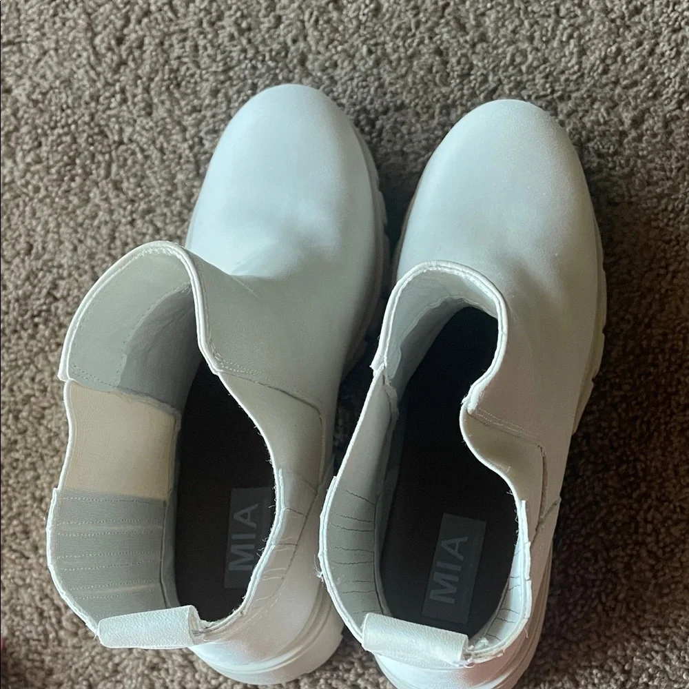 MIA Off-White Ankle Booties